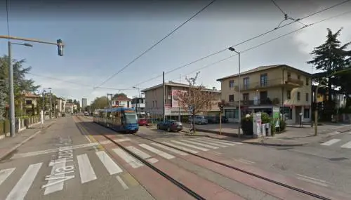 Padova, danni, molestie ed autoerotismo in panificio: preso magrebino