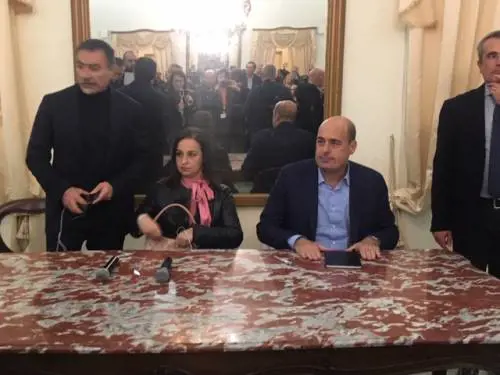 Zingaretti a Taranto:  "Risarcire la città ferita"