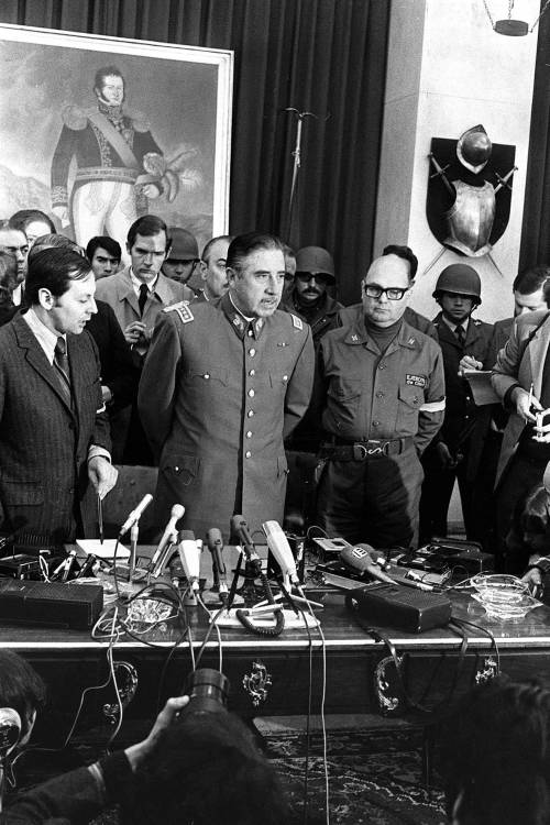 Brasile, il parlamento approva l'omaggio a Pinochet