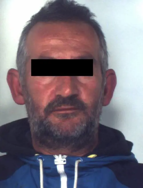 Lecce, il volto dell'autore e l'arma del delitto