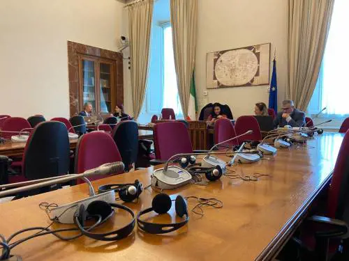 Deputati 5s partecipano al concorso della Camera. Ma esplode la bufera 