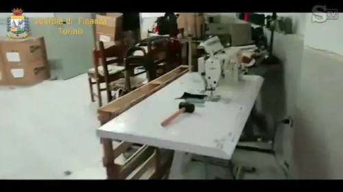 Scoperta fabbrica-lager nel Cavanese: operai pagati 30 centesimi ora