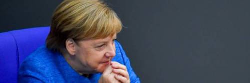Germania, clamorosa protesta contro la Merkel: "rubata" la "C" di Cdu