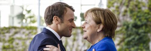 Crollano i pilastri dell'Europa: lo tsunami su Merkel e Macron
