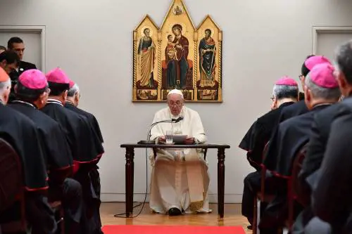 L'appello di Papa Francesco: "Immorale uso e possesso dell'arma atomica"