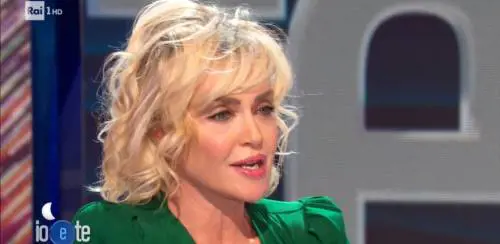 Paola Barale dura con Raz Degan: "Ho sofferto, non sarebbe mai dovuta iniziare"