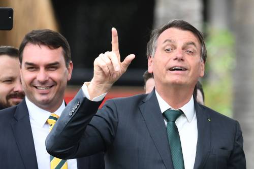 Altro che fascista e incapace: la cura di Bolsonaro funziona