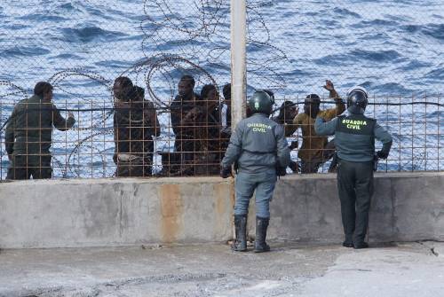 Solo l'Italia non può difendersi. Ecco tutti i muri anti migranti