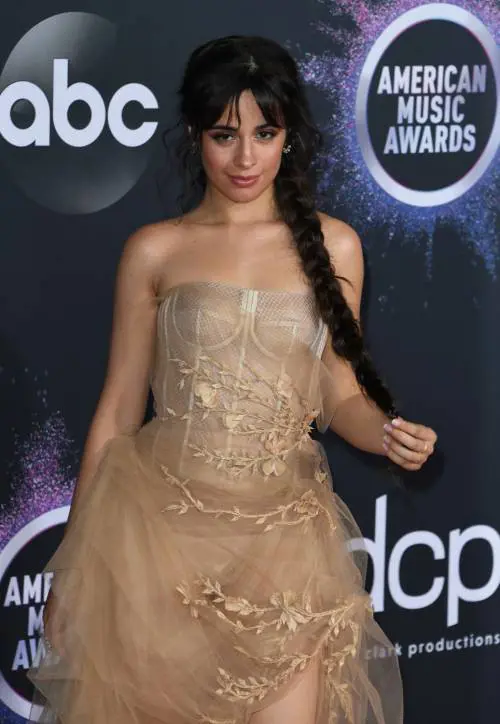 Camila Cabello chiede scusa a William e Kate: "Ho rubato a Kensington Palace"