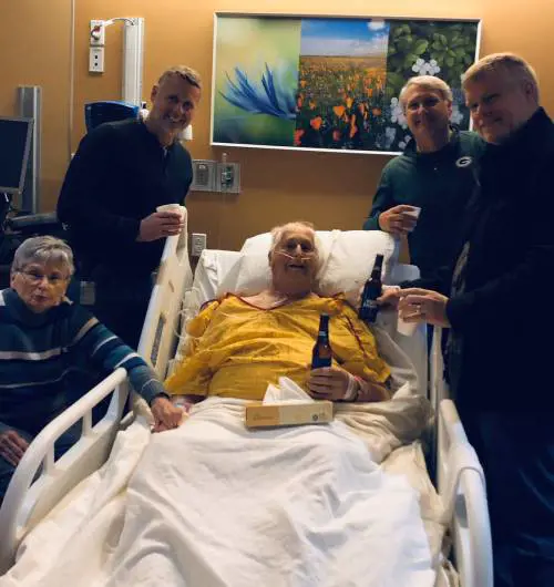 L'ultimo desiderio di nonno Norbert: "Datemi una birra prima di morire"