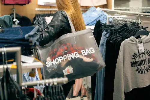 Shopping compulsivo: i consigli per gestirlo