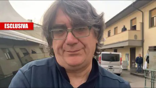 Don Biancalani canta "Bella Ciao" a messa e i fedeli gli voltano le spalle