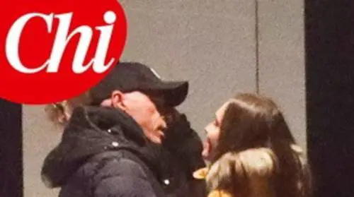 Eros Ramazzotti sorpreso in flagrante con una ragazza. Nuovo flirt per il cantante?