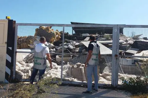 Altamura, discarica abusiva a cielo aperto: una denuncia