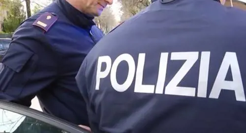 Milano, estorce 50mila euro ai genitori spendendoli in droga e gioco