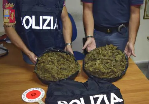 Più di un kg di droga nello zaino: arrestato nigeriano a Firenze