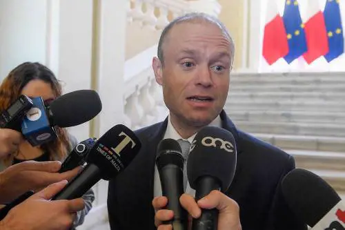 Quel colpevole silenzio di Bruxelles per non imbarazzare il leader laburista