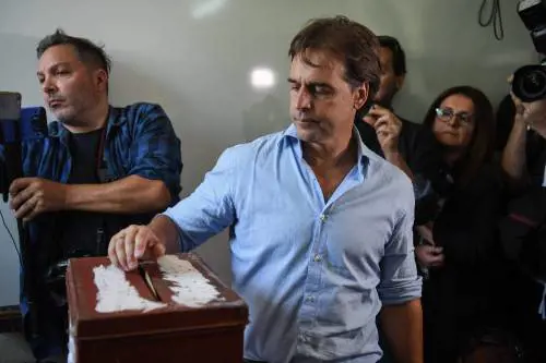 Uruguay, vince il centrodestra: sinistra a casa dopo 15 anni