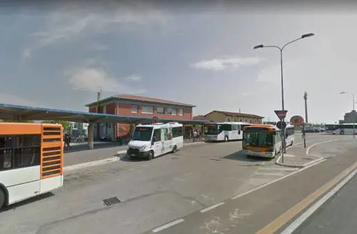 Fano, moldavo tenta di strangolare un ragazzo per una sigaretta