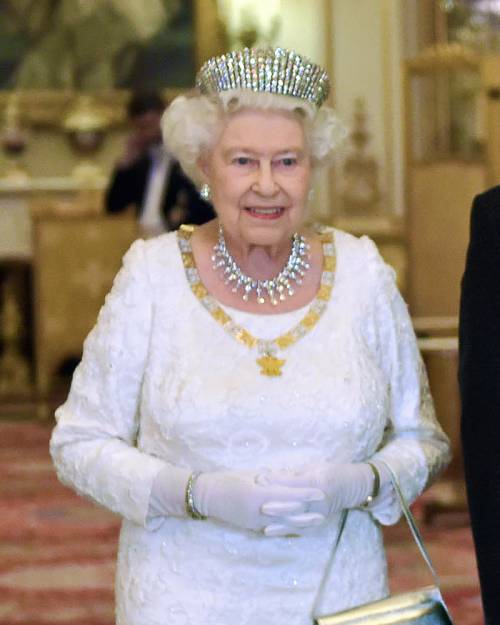La regina Elisabetta II pronta a lasciare il trono?