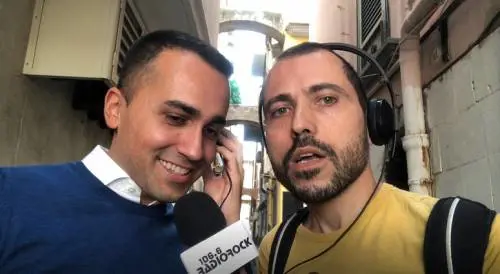 Di Maio canta Yesterday dei Beatles per fare pace con il Pd