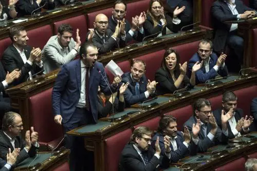 "Fratelli d'Italia non tiri la corda". L'avvertimento della Lega