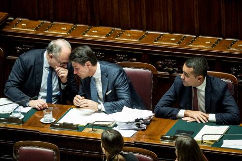 Il governo traballa sul Mes: Pd e 5S litigano, Renzi si sfila