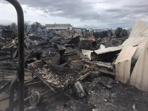 L'incendio nel "ghetto" dei migranti di Foggia