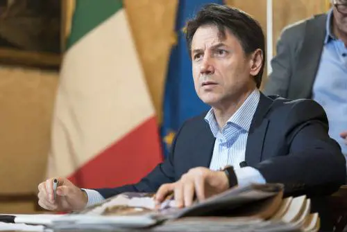 Conte rassicura sul Mes: "Rinvio possibile, non ci faremo fregare"
