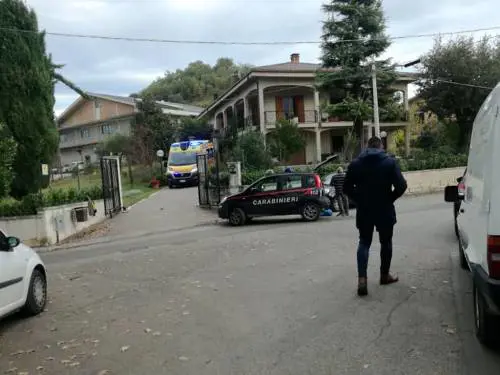 Uccide moglie a bastonate, ora confessa: "Mi impediva di guidare"