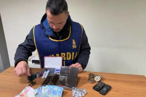 Caserta, preso un pusher con il reddito di cittadinanza