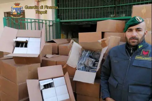 Caserta, sequestrati fuochi di artificio illegali nascosti in un palazzo