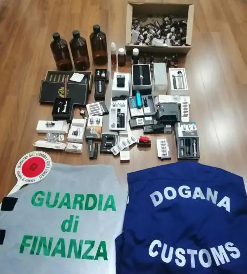 Bari, sequestrate sigarette elettroniche di contrabbando