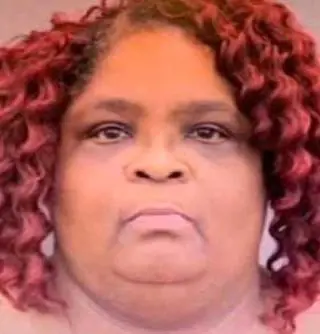 "Non devi essere omosessuale" E la docente abusa di un 16enne