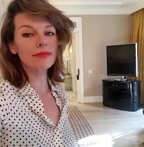 Milla Jovovich: "Ho preso 22 chili con la gravidanza"