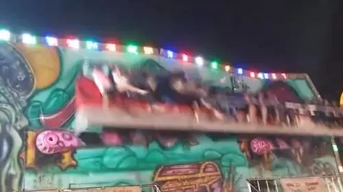 Incidente al luna park: bimbi sbalzati nel vuoto dalla giostra
