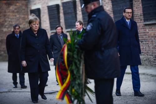 Angela Merkel ad Auschwitz per la prima volta