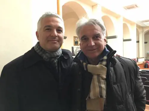 A destra il sindaco di Sant'Anastasia, Raffaele Abete, a sinistra il segretario generale del Comune, Egizio Lombardi
