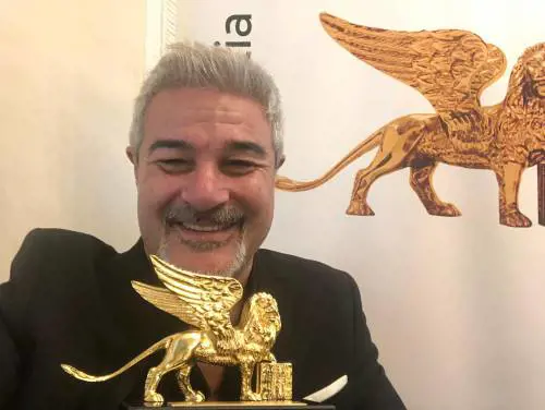 "Insulti per la Meloni? Sti ca...". Pino Insegno zittisce gli haters