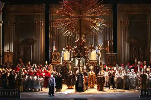 Opera lirica "travagliata" ricca di grandi melodie