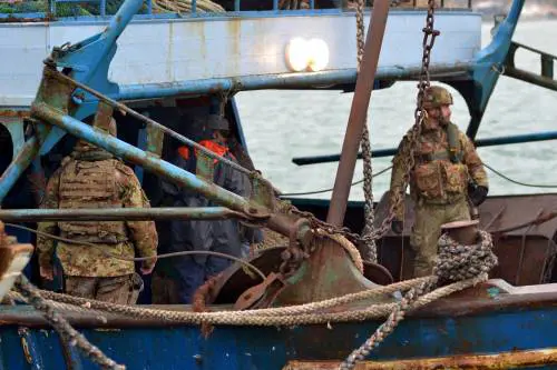 La forza speciale anti sbarchi: chi sono i cacciatori di scafisti