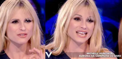 Michelle Hunziker risponde agli hater: "Ecco perché ho fatto l'albero a metà novembre"