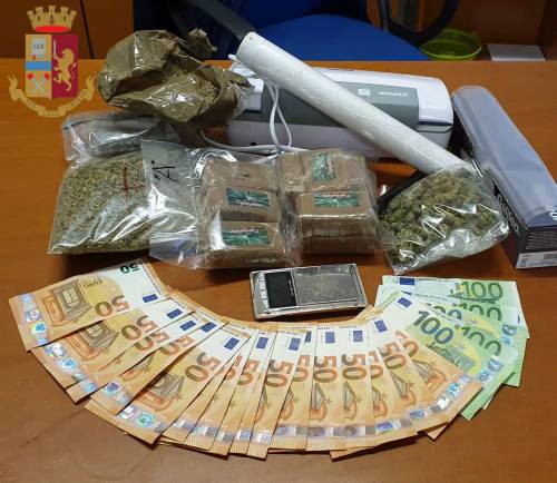 Pusher vende fumo su Instagram e Telegram: arrestato