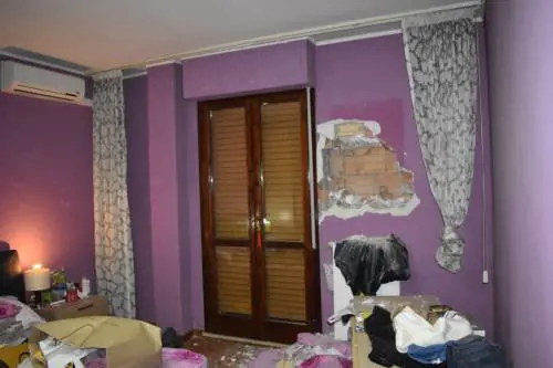 Stavano trasportando una cassaforte appena smurata da un appartamento: in manette due pregiudicati
