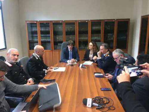 Chiedevano interessi usurari alla vittima, arrestati due fratelli