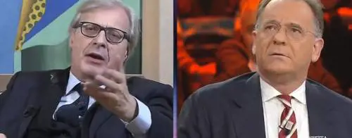 Cecchi Paone e Sgarbi duellano in tv: "Fai lo scemo del villaggio"