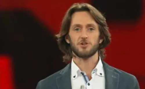 Torino, il prof campione de "L’Eredità" in piazza con le sardine