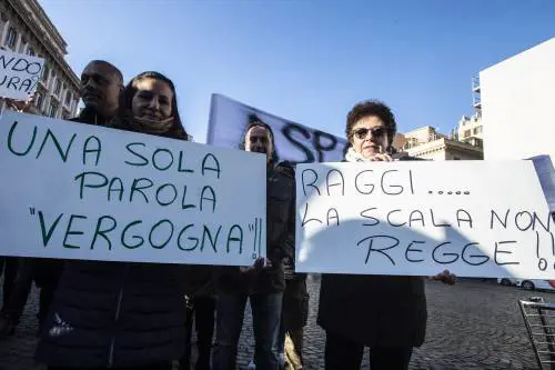 Barberini, la protesta dei commercianti per la chiusura della metro