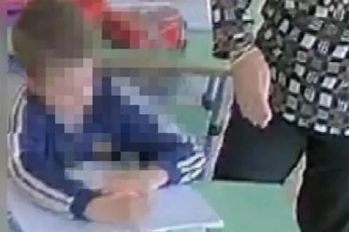 "Ti svito la testa": schiaffi e punizioni ai bimbi dell'asilo: condannate 5 maestre