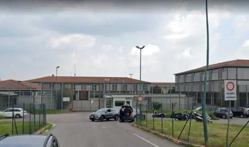 Verona, accoltella la moglie davanti al figlio: preso romeno